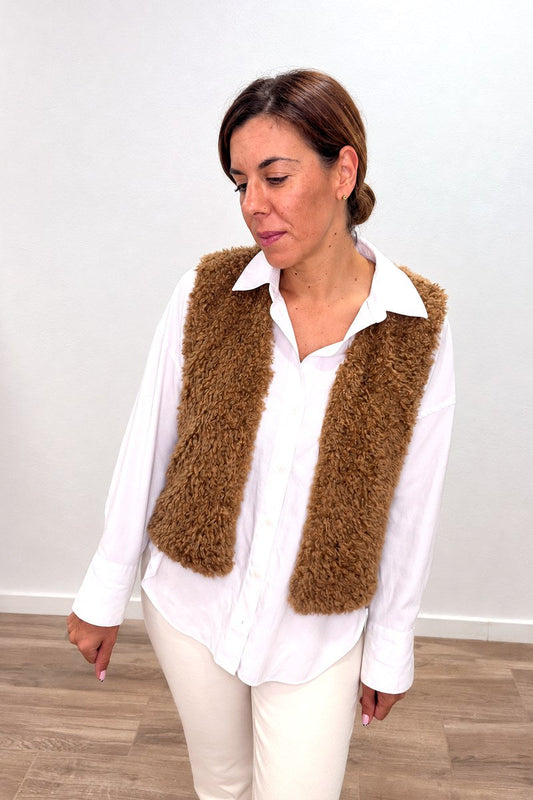 Chaleco de pelo camel de mujer — V30 Studio