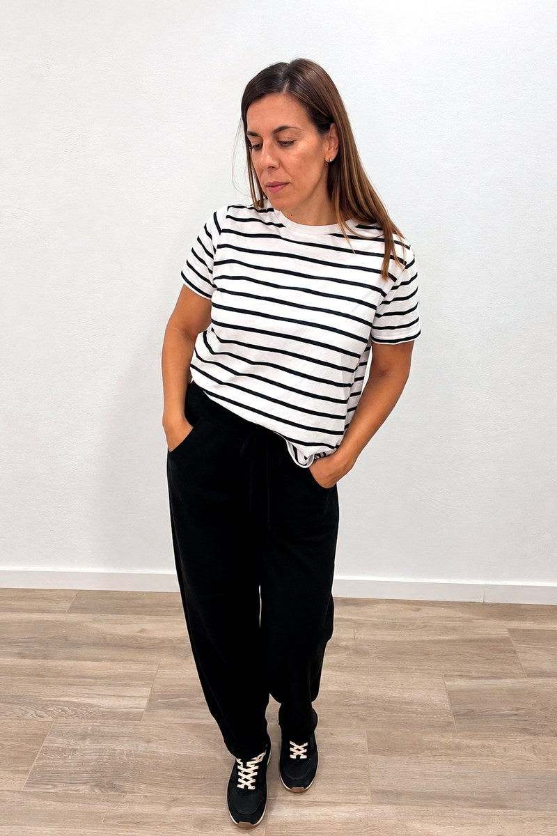 Pantalón de punto negro de mujer, Molly Bracken, vista frontal