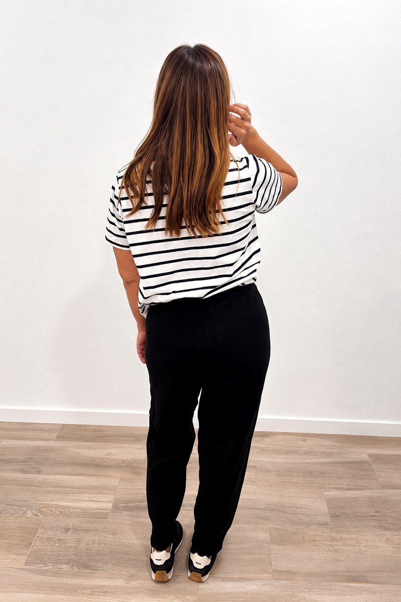 Pantalón de punto negro de mujer, vista trasera